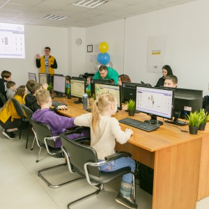 Новый класс в развлекательном центре города Томска! Скоро открытие! - КИБЕРшкола программирования для детей, компьютерные курсы для школьников, начинающих и подростков - KIBERone г. Красноярск